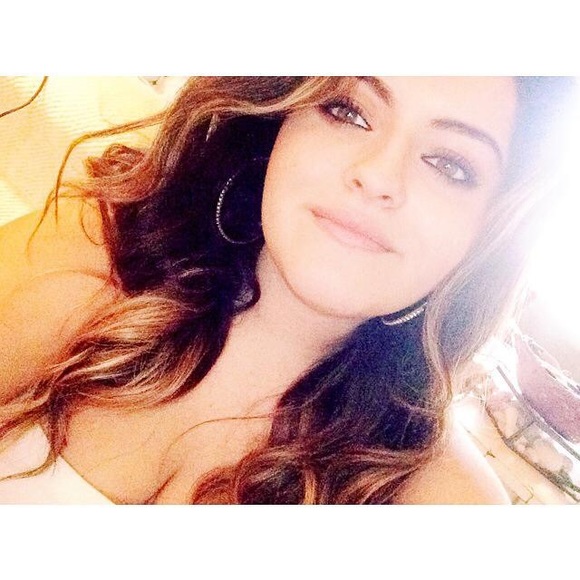 Profile Picture of Stacy Pendleton (@staciies) on Poshmark