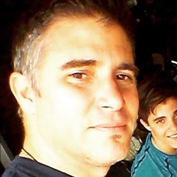 Profile Picture of Daniel Pena (@danielpena98) on Poshmark