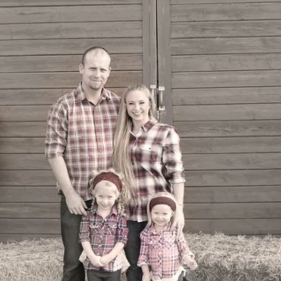 Profile Picture of Michelle Bogden (@michellebogden) on Poshmark