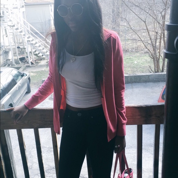 Profile Picture of Alece Hagans (@alecejanee888) on Poshmark