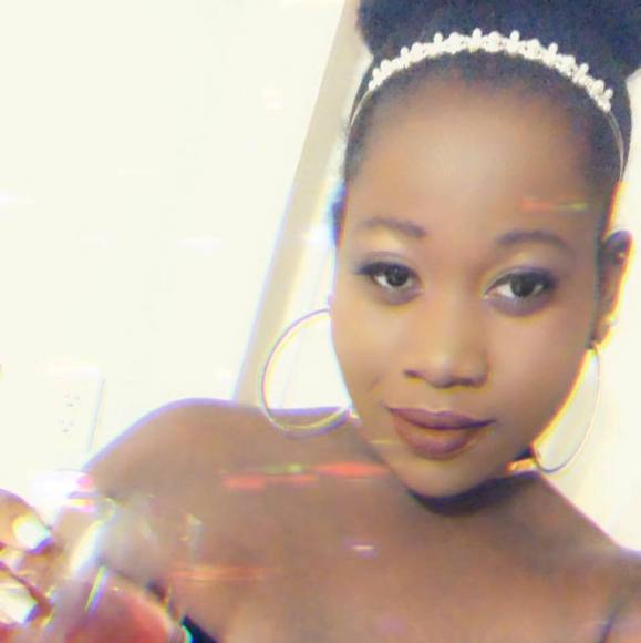 Profile Picture of Cassandra Antoine (@c_antoine) on Poshmark