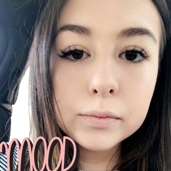 Profile Picture of Kolbie Kapaun (@kolbiekapaunnn) on Poshmark