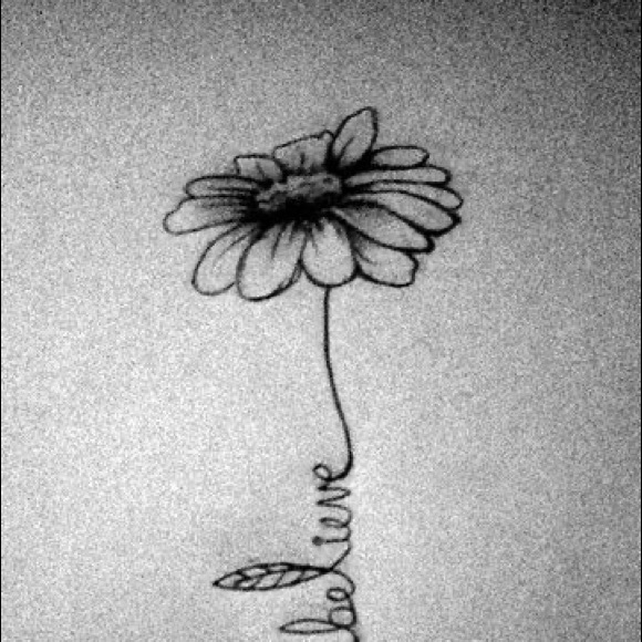 Profile Picture of Lisa Stgeorge (@lisastgeorge) on Poshmark