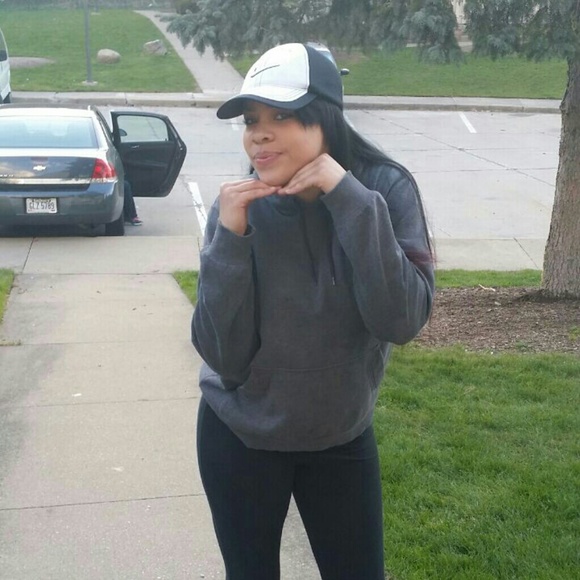 Profile Picture of Quintella Carter (@quintella005) on Poshmark