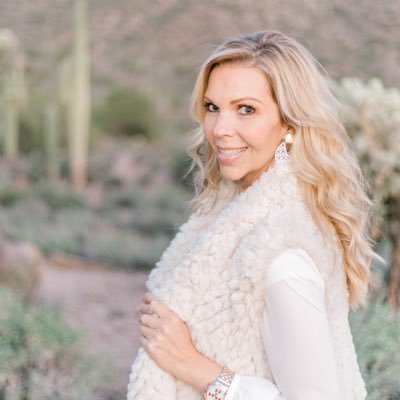 Profile Picture of Rachelle Falls (@CorporateHRGirl) on Twitter
