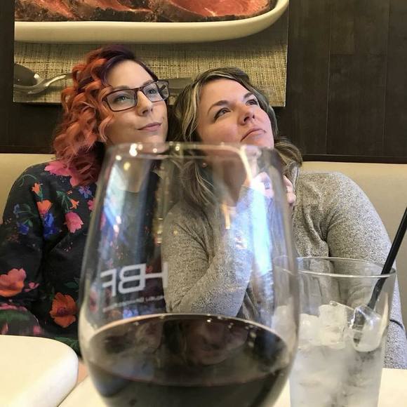 Profile Picture of Kristi Hook (@klhook123) on Poshmark