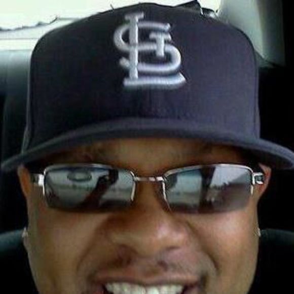 Profile Picture of Steve Garner (@shgarner73) on Poshmark