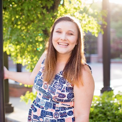 Profile Picture of Robyn Beisswanger (@robynbee3) on Twitter