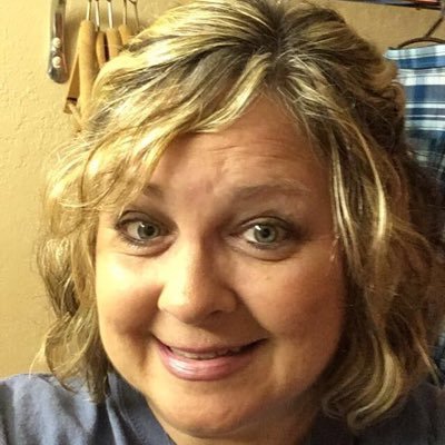 Profile Picture of Lisa Barrett (@lisawbarrett) on Twitter