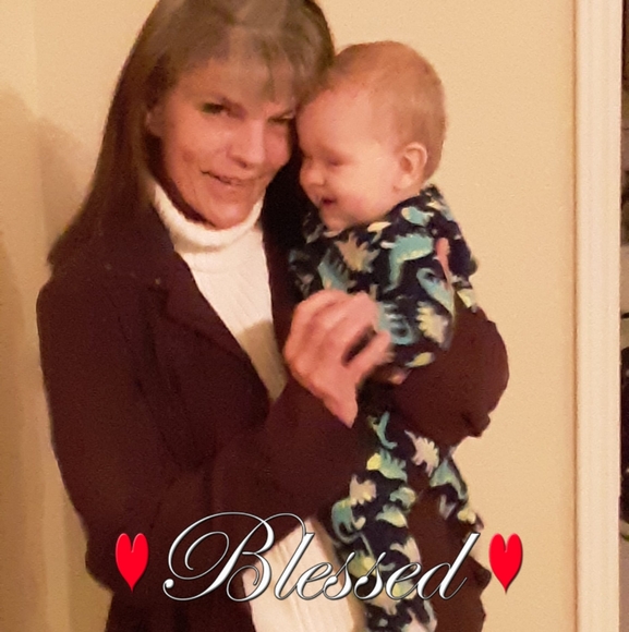 Cindylou Fisk-arthur - Poshmark Profile Picture of Cindylou Fisk-arthur (@luluarthur65) on Poshmark