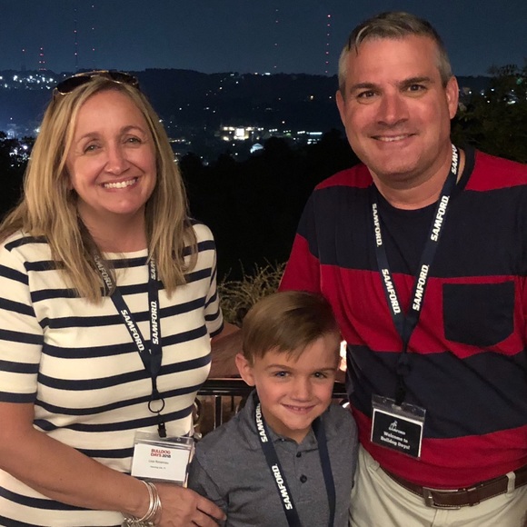 Profile Picture of Lisa Rosenau (@lrosenau) on Poshmark