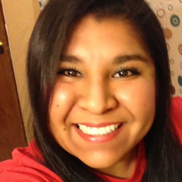 Profile Picture of Jennifer Louks (@jencdl22) on Poshmark