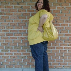 Profile Picture of Janet Bee (@303666737) on Myspace
