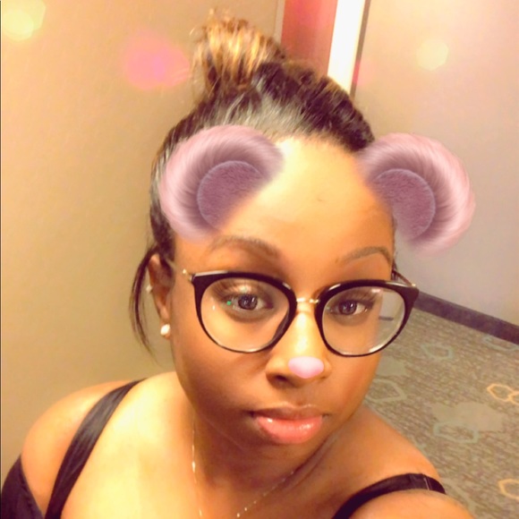 Profile Picture of Bianca Ambrose (@bgrambrose) on Poshmark