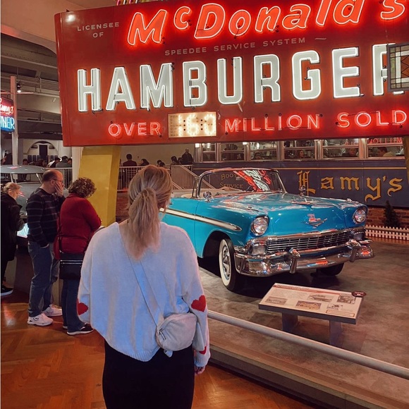 Profile Picture of Ally Lundquist (@allylund12) on Poshmark