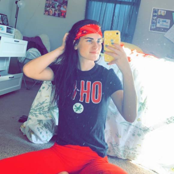 Profile Picture of Carly Post (@carlykpost) on Poshmark