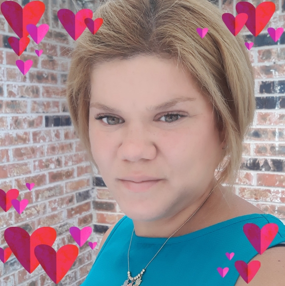 Profile Picture of Leomarys Davila (@leomarys84) on Poshmark