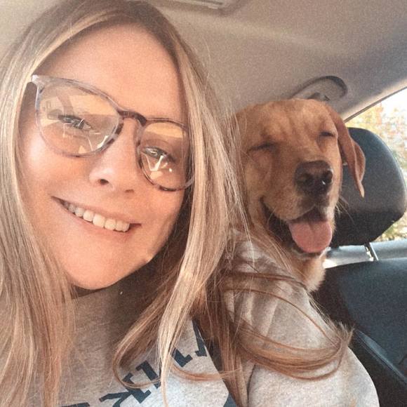 Profile Picture of Shelby Buffham (@shelb_16) on Poshmark