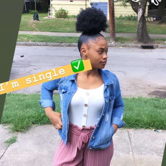 Profile Picture of Taliyah Dobyne (@taliyahnichole) on Poshmark