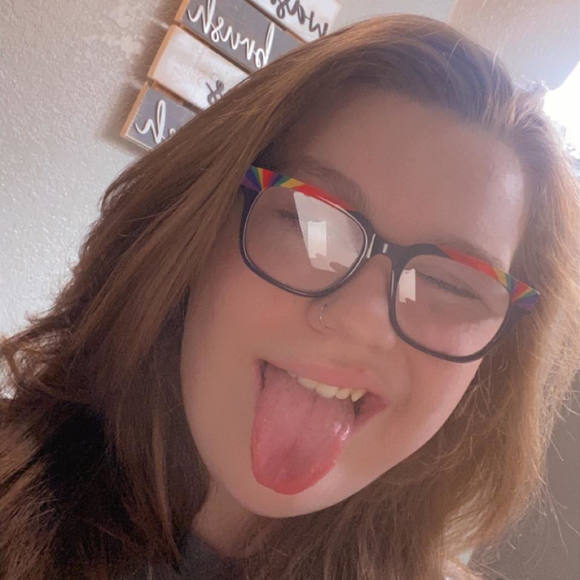 Profile Picture of Lorelei Robertson (@loreleirobertso) on Poshmark