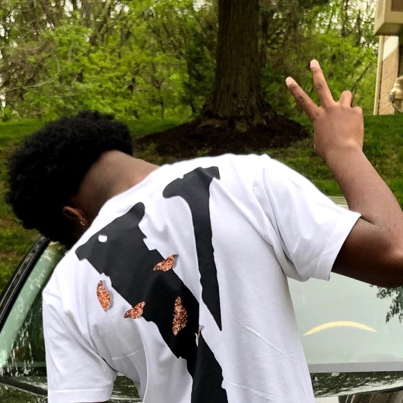 Profile Picture of Timothy Lightford (@tlightford) on Poshmark