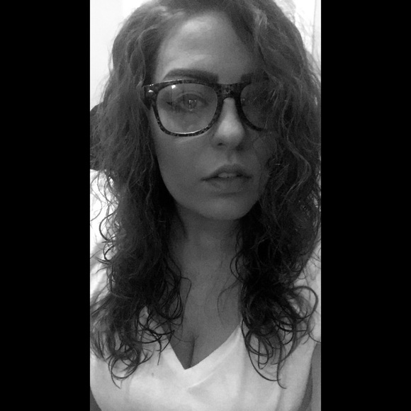 Profile Picture of Nicole Adolfson (@nicolemarie_53) on Poshmark