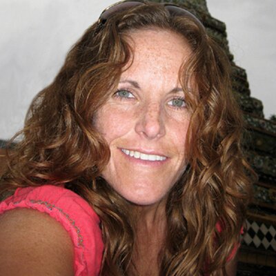 Profile Picture of Beth Tompkins (@emergelucid) on Twitter