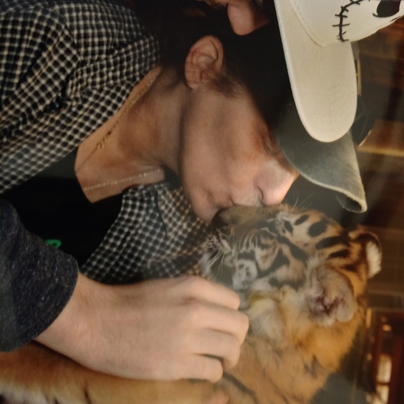 Profile Picture of Melissa Zaharris (@melissazaharris) on Poshmark