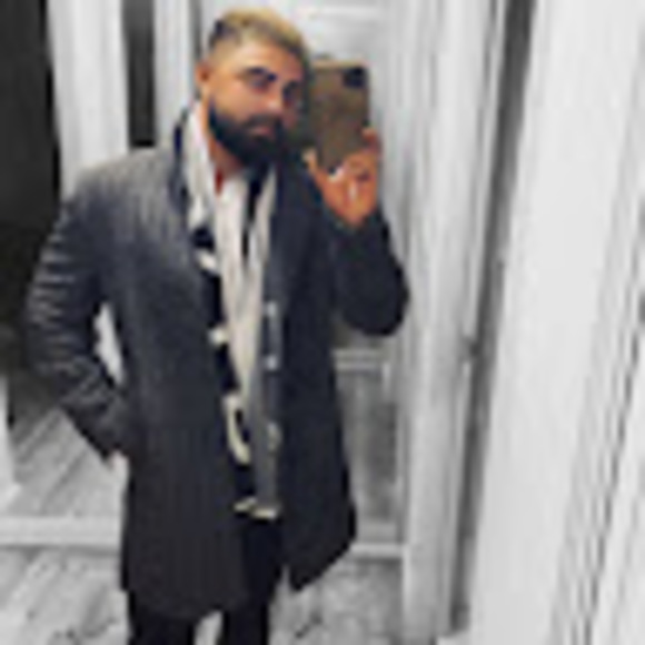 Profile Picture of Christian Menezes (@christianmeneze) on Poshmark