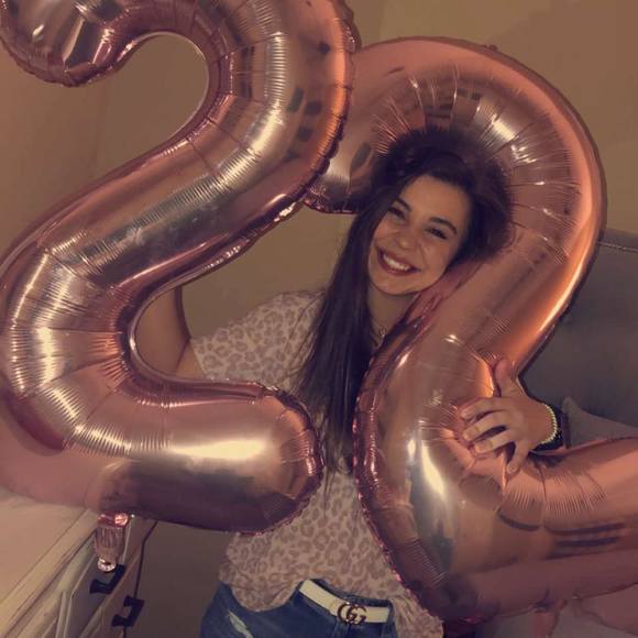 Profile Picture of Hannah Emshoff (@16hbe) on Poshmark