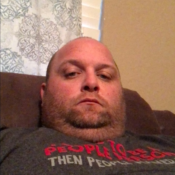Profile Picture of Justin Reeder (@justinreeder82) on Poshmark