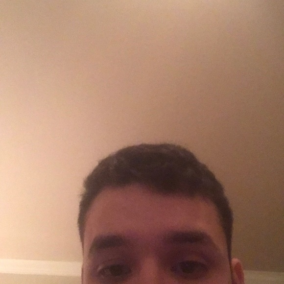 Profile Picture of Andrew Del rio (@andydelrio) on Poshmark