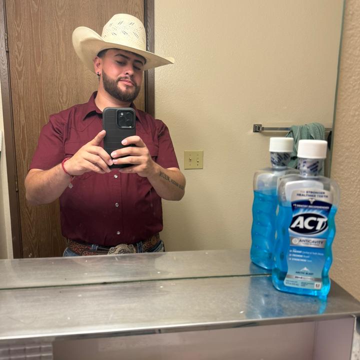 Profile Picture of jonyserna3 (@jonyserna3) on Tiktok