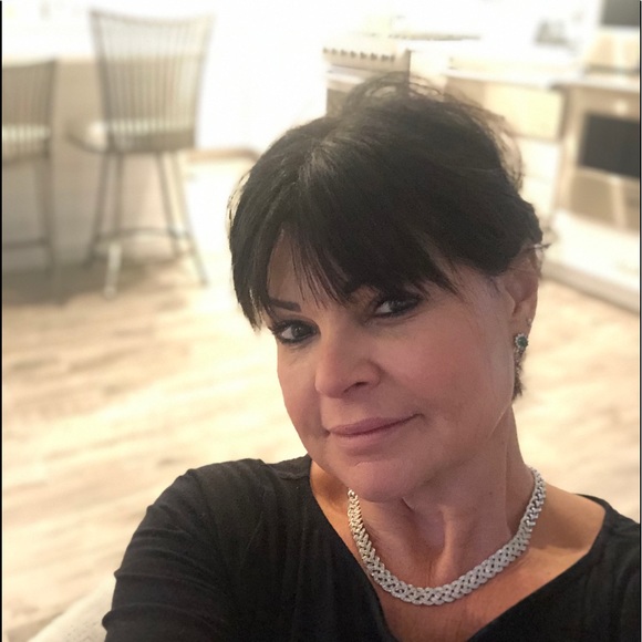 Profile Picture of Donna Papa (@dmpapa1959) on Poshmark