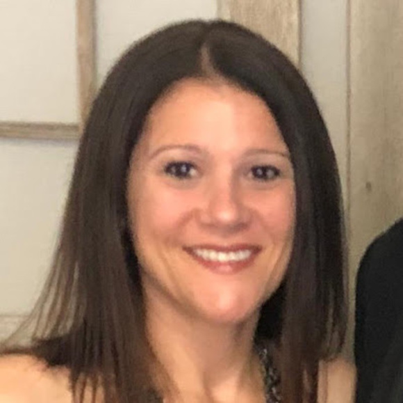 Profile Picture of Alecia Neutzling (@aneutz) on Poshmark
