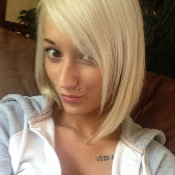 Profile Picture of Sarah Mcmorran (@xomarine_2014xo) on Poshmark