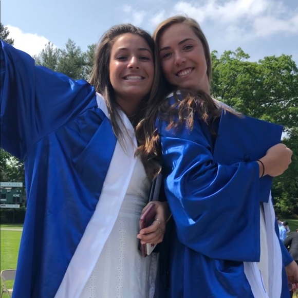 Profile Picture of Alexandra Oconnor (@alexandraoconno) on Poshmark