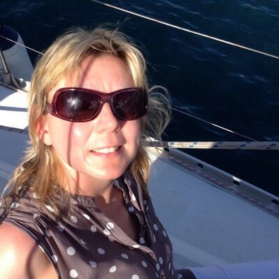 Profile Picture of Julie  Ann Browning (@JulieABrowning) on Twitter