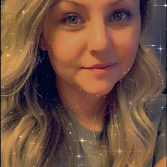 Profile Picture of Jennifer Cilluffo (@jennapea4) on Poshmark