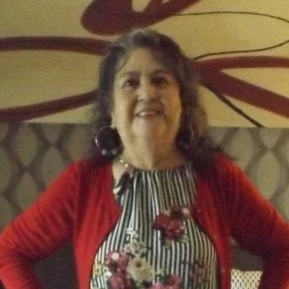 Profile Picture of Rita Lovinger (@ritalovinger) on Poshmark