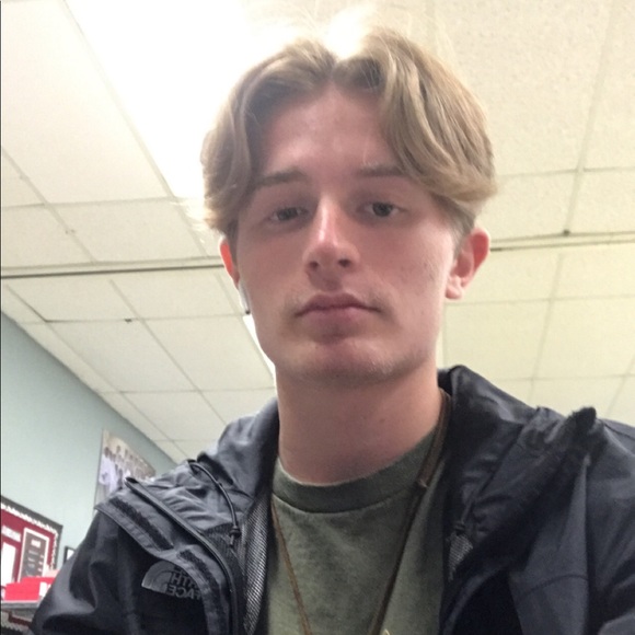 Profile Picture of Levi Thompson (@levi776) on Poshmark