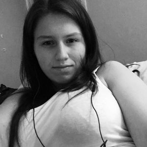 Profile Picture of Angie Beckett (@angiepants21) on Myspace