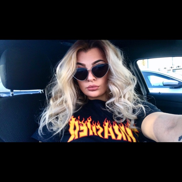 Profile Picture of Michaela Tiano (@michaelatiano) on Poshmark