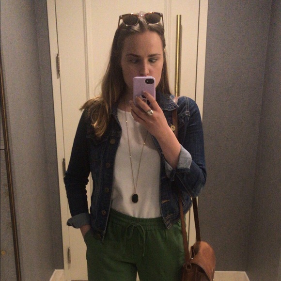 Profile Picture of Lindsay Trameri (@ljtrameri) on Poshmark