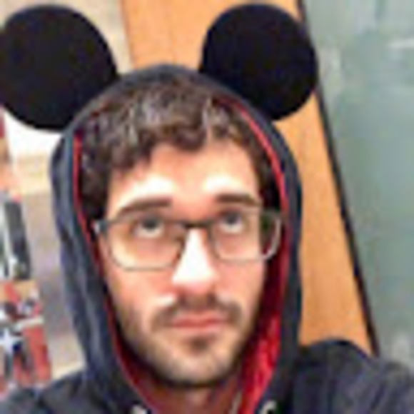 Profile Picture of Daniel Browning (@dizbrowning) on Poshmark