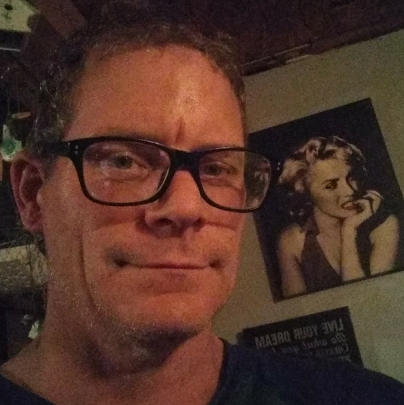 Shane Batchelder - Poshmark Profile Picture of Shane Batchelder (@shanebatch) on Poshmark