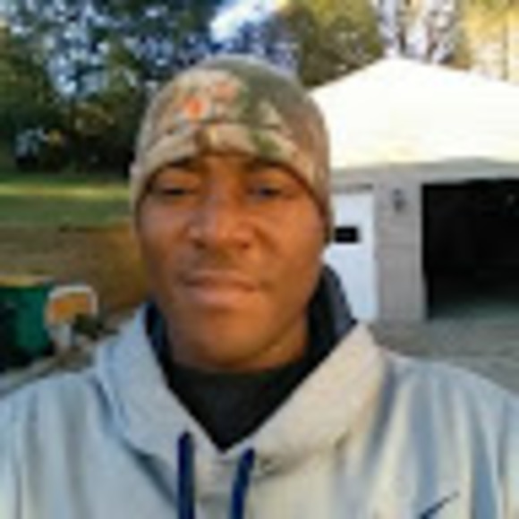 Profile Picture of Gary Houden (@houdengary) on Poshmark