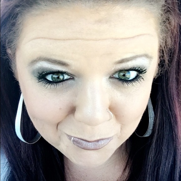 Profile Picture of Brianne Murri (@bri4brm) on Poshmark