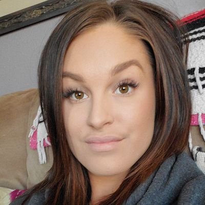 Profile Picture of Alison Schneider (@Al_Schneezy) on Twitter
