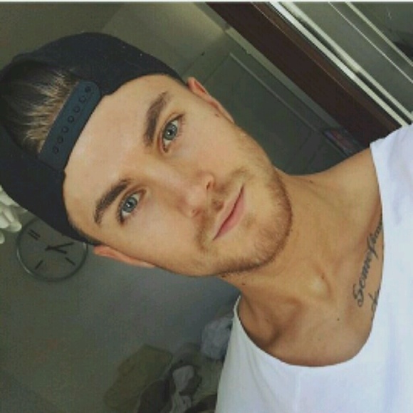Profile Picture of Tim Massoti (@tim713) on Poshmark